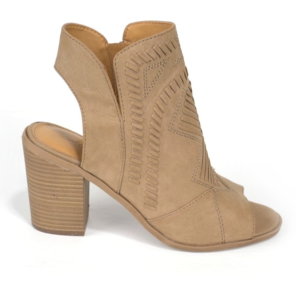 Universal Thread Shoes - Edwina Fashion Boots Block Heel Open Toe Taupe 8
